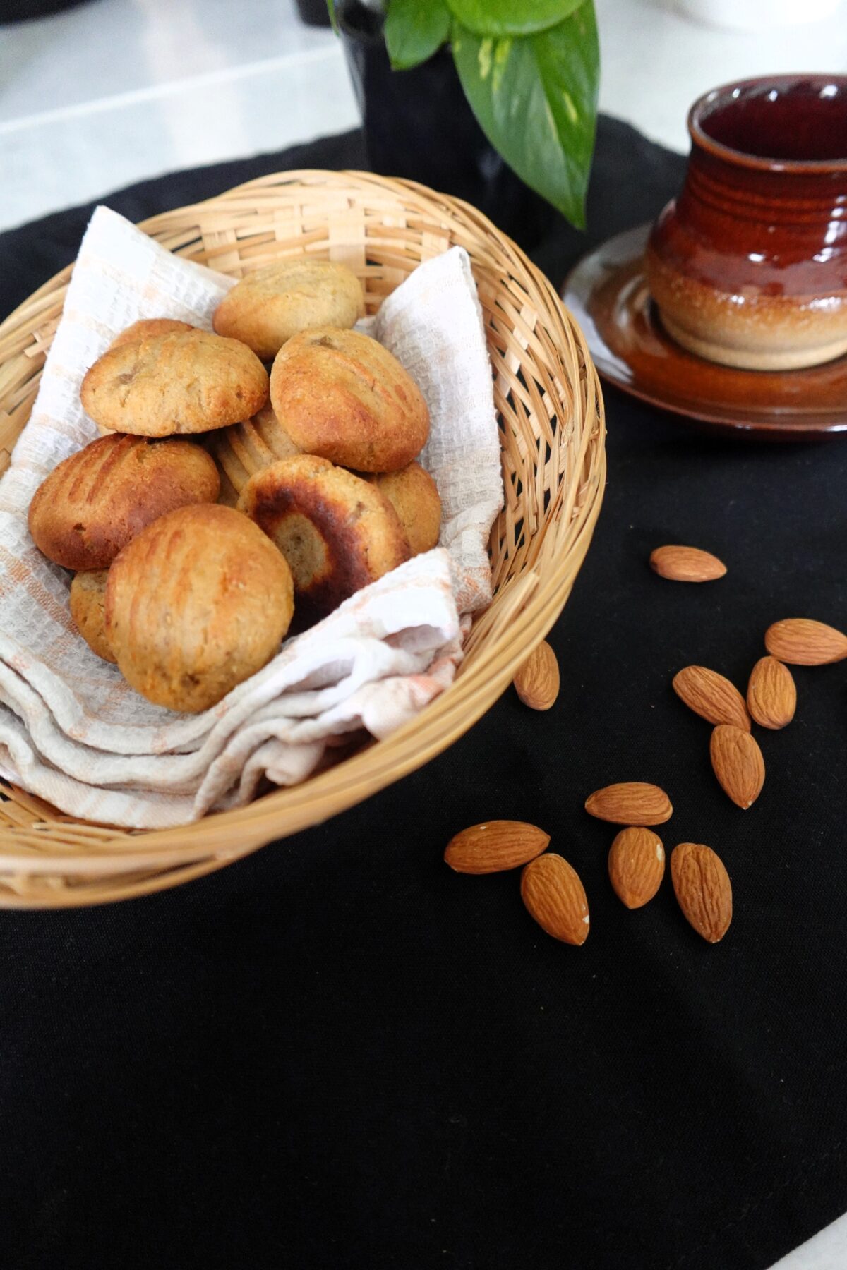 Almond banana cookies